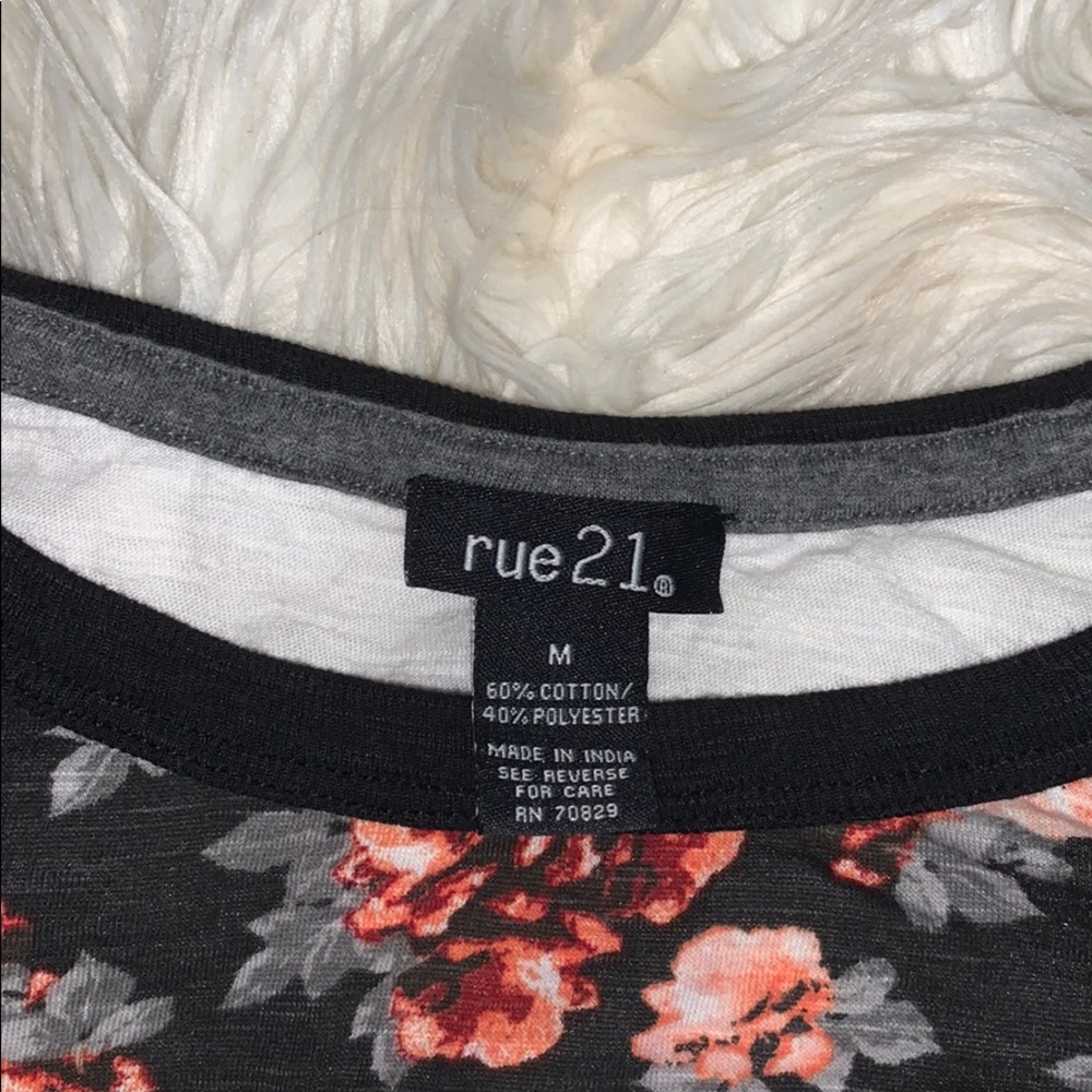 Women’s Rue21 tee - Picture 3 of 3